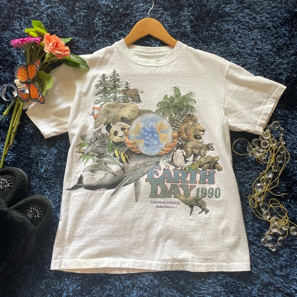 Authentic 1990 EARTH DAY TSHIRT. - Picture 2 of 7